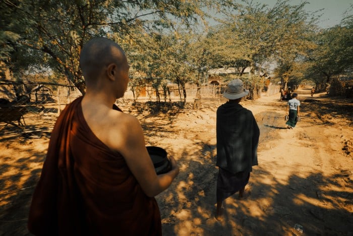 14 Pommes : avis sur le moine et l’habit